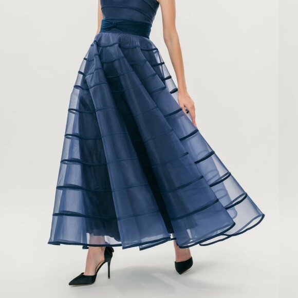 Stunning Navy Dress by Hynes Park M561, Size 8 - Picture 3 of 9